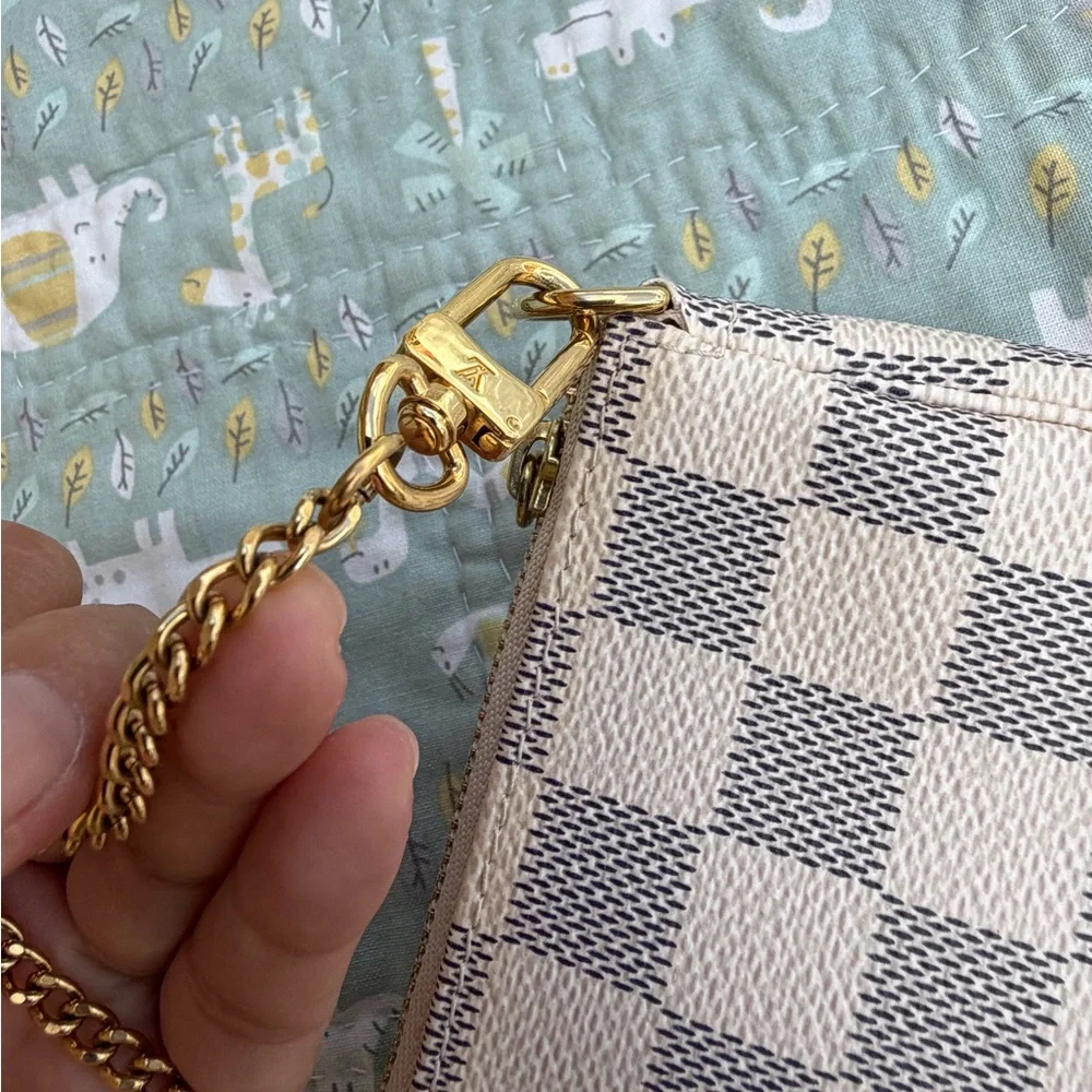 Louis Vuitton Mini Pochette Damier Azur - Picture 11 of 12